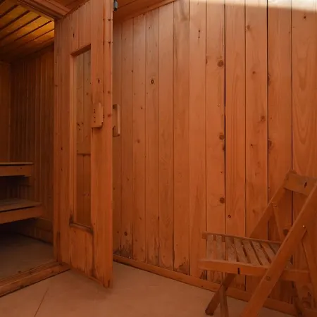 Cozy Holiday In Stoumont With Sauna And Jacuzzi 라글레이즈
